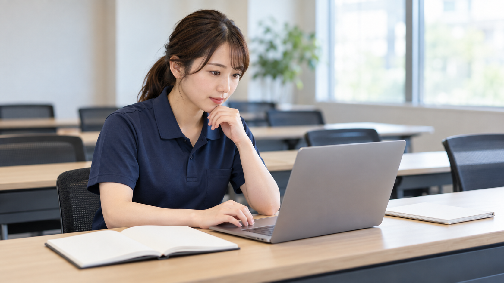 求人情報の更新漏れを防ぐには？掲載後の確認と運用ルールを相談・確認するイメージ